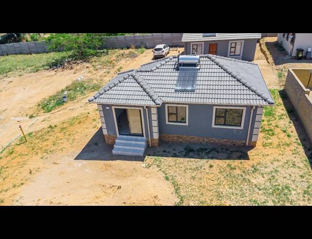 2 BEDROOM HOUSE FOR SALE IN CRYSTAL PARK